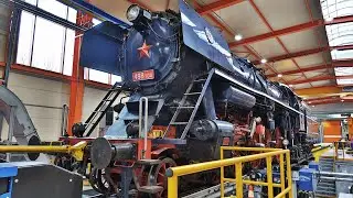 Albatros 498.104 na soustruhu v Praze.