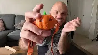 Overview EverBrite Halloween Pumpkin Lantern and Headlamp Set