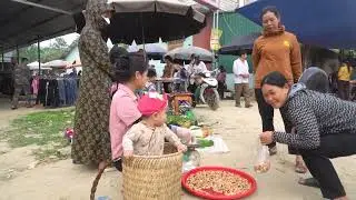 Single Mom in the Countryside: Rural Life of Catching Coconut Grubs to Survive