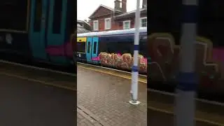 London graffiti runner in traffic #ukfrontline