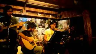 Fuzzy Fernando sings Panaginip @ Tree House Tavern
