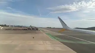 Despegue de un Boeing 737-8200 de Ryanair en Ibiza con destino Sevilla (06/12/2025)