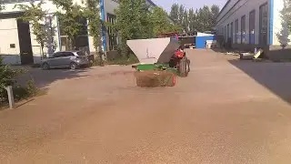 China Sand Spreader,Golf Course Top Dresser,Sand Top Dresser,Top Dressing machine for sale