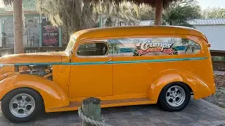 Crumps Landing is a hidden gem of an outdoor restaurant located in Homosassa, FL