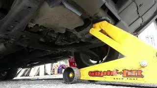 2010 Honda Crv oil change ..[The Asian Mechanic Guy]
