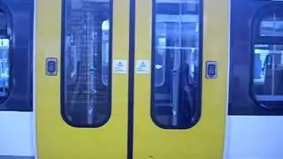 A SouthEastern Class 465 departs Lewisham