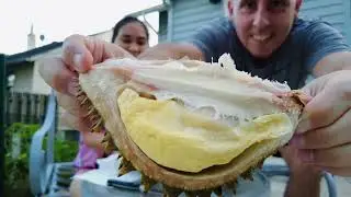 Thử thách Chồng Tây lần đầu ăn SẦU RIÊNG và… CÁI KẾT  bất ngờ | American husband trying Durian