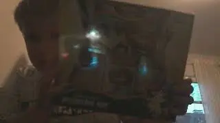 Alfred &ouml;ppnar en dusk mane necrozma box