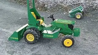 John deere pedal tractor.