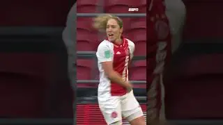 💥 Danique TOLHOEK knalt AJAX op voorsprong tegen FEYENOORD! ⚽️