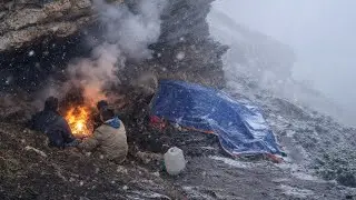 Surviving Shepherd Life in One Of The Coldest Regions Of Nepal |A Snowy Freezing Winter Village intr