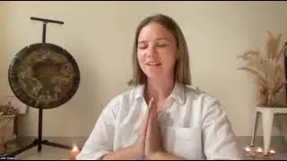 Julie Faye Evans: 15 minutes of Kundalini Global Yoga (Part of a Donation based series for Lebanon)
