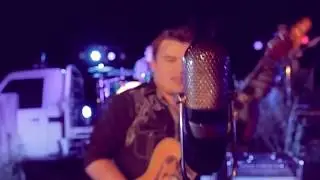 Travis Collins - Small Town (Official Video)