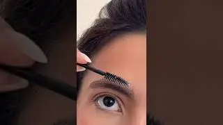 Gabi Brandt ensina a fazer sobrancelha de sabonete.