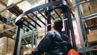Chariots &agrave; m&acirc;t r&eacute;tractable BT Reflex S&eacute;rie B de Toyota Material Handling