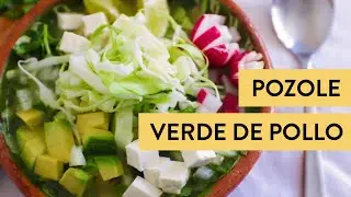 Pozole Verde de Pollo | Receta Rapida y Fácil