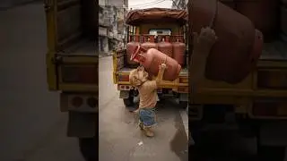 Puppy helps poor lady#shortsfeed #shorts #shortssafari
