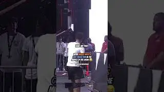 Bro got a Discord notification 😂(via rollingloud)