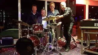 DRUM BATTLE avec F.Laudet,S.Gl&eacute;varec,G.Nouaux et R.M&eacute;ni&egrave;re