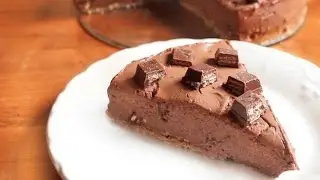 No Bake Kit Kat Cheesecake | SweetTreats