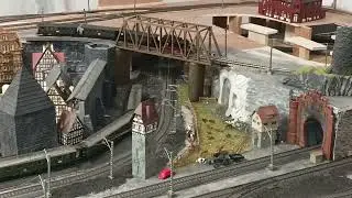 MODELLEISENBAHN M&Auml;RKLIN DIGITAL ANLAGE H0 UNTEN, OBEN GLEICHSTROM ANALOG H0. BR 01, BR 93, BR 80.
