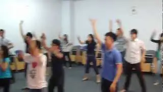Flashmob What makes you beautiful IUBAYU