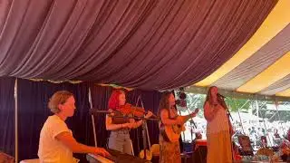 Red Moon &ndash; Grassroots Festival of Music and Dance