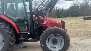 K&ouml;p Traktor Massey Ferguson 4335 med frontlastare p&aring; Klaravik