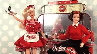 Barbie Coca Cola Soda Fountain Fontaine et Poupées Coca Cola