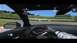 Una carrera de Real racing 3 antes de que cierren.