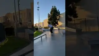 Backside 5050 kick flip round rail