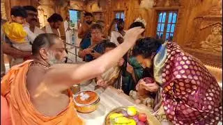 Kannada actor and director Sri Rishab Shetty, along with his family with Mantralayam🙏🏻💐