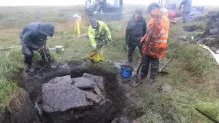 'Stunning' Bronze Age burial chamber discovered on the English moor