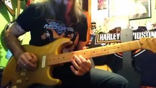 Tony Torres : Prueba fender stratocaster gold 50 aniversario