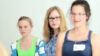 Jugendliche lernen Apps zu programmieren