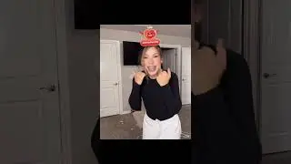 yo seria la amiga, uf besarme a un chico asi UFFF NENAAA