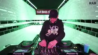 EXIE / 126 BPM - BASS STATION 2 - 019 / TECH HOUSE