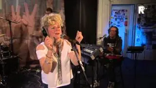 Laura Vane & The Vipertones - Hot money - Live