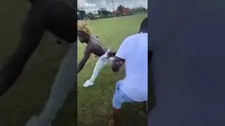Kodak getting crossed up within 3 steps 😳😳😳
