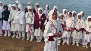 Visiting at Dhurwa Dame , share knowledge by Sadiya Anjum ,Class-4 about water conservations.