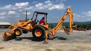 Case 480f backhoe very nice