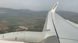 Ryanair Boeing 737-800 Landing in Malaga