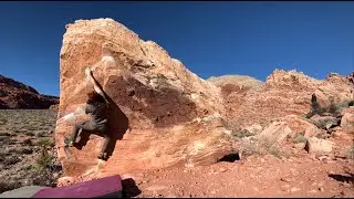 Pyramid Ar&ecirc;te Right (V2) - West Kraft Area, Red Rock Canyon, NV