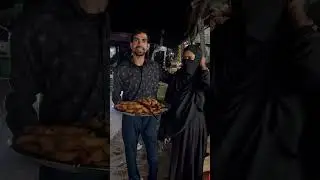 অসহায় মহিলাকে পুজি বাড়িয়ে দিলাম।