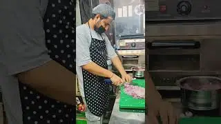 ​#OnionCutting​#KitchenSkills​#ChefLife​#CookingTips​#FoodPrep​#KnifeSkills​#FoodShorts​#Kitchen