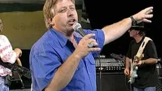 John Conlee - I'm Only In It For The Love (Live at Farm Aid 1995)