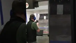 Bill's Gun Range - Firing M16 on semi and full auto