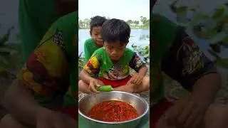 Eating Spicy Cumuber Chili Sauce