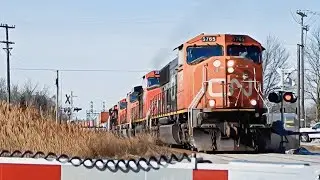 CN A422 Departing Port Robinson at Barron Road railway crossing