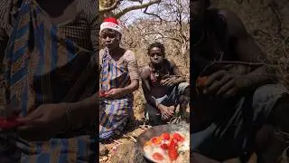 Primitive Tribe Cooking Wild Meat in the African Forest Real Village Lifeअफ्रीकी जंगल में जंगली मां